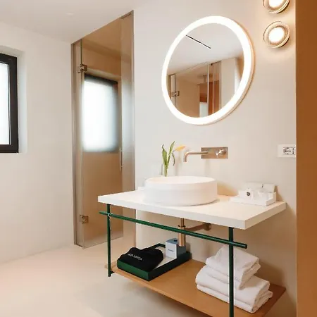ホテル Laguna Faro - Adults Only 4*
