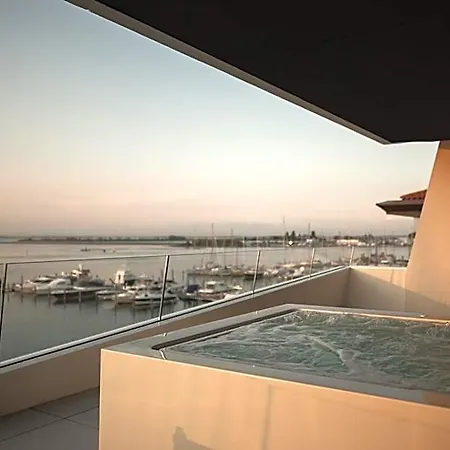 ホテル Laguna Faro - Adults Only 4*